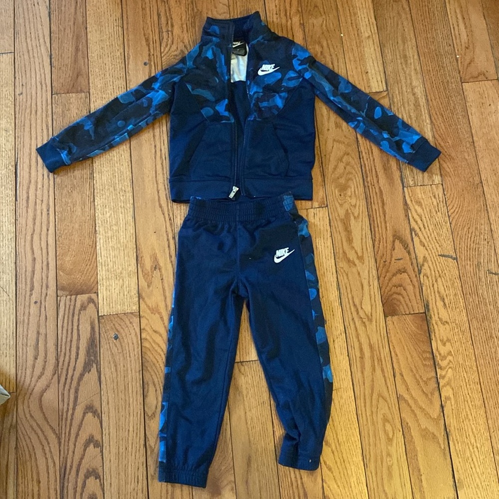 Nike set active wear